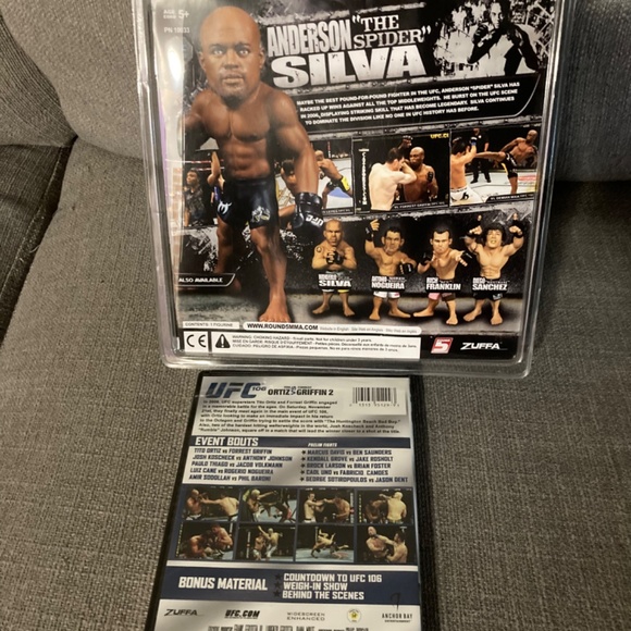 Sport Memorabilia - Picture 2 of 3